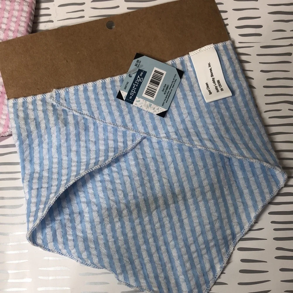 Pet bandanas pink and blue NWT